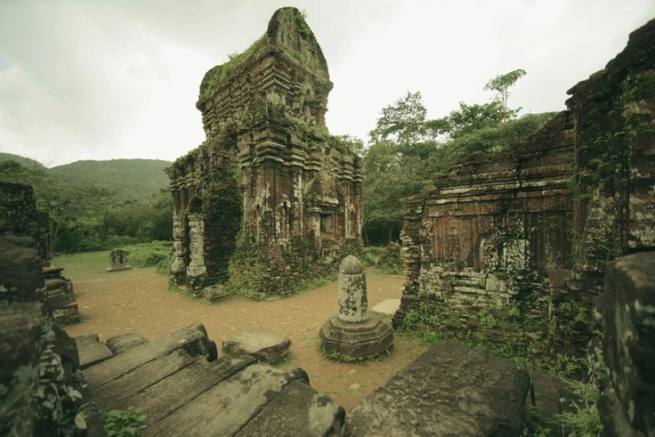 My Son Discovery Tour and Cruise Trip - Small group from Danang 